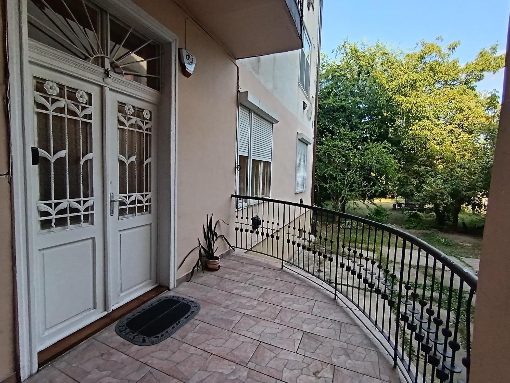 Rom Apartman Budapest Exterior foto